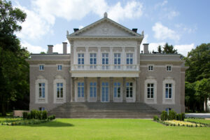 Palace, view from the bay